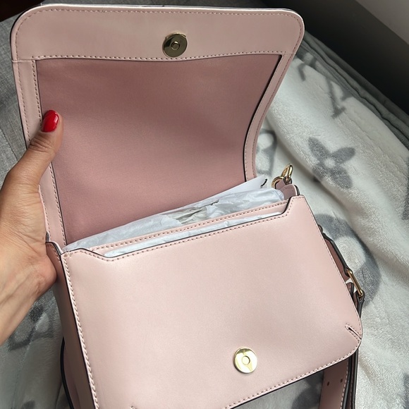 Crossbody - Picture 7 of 10